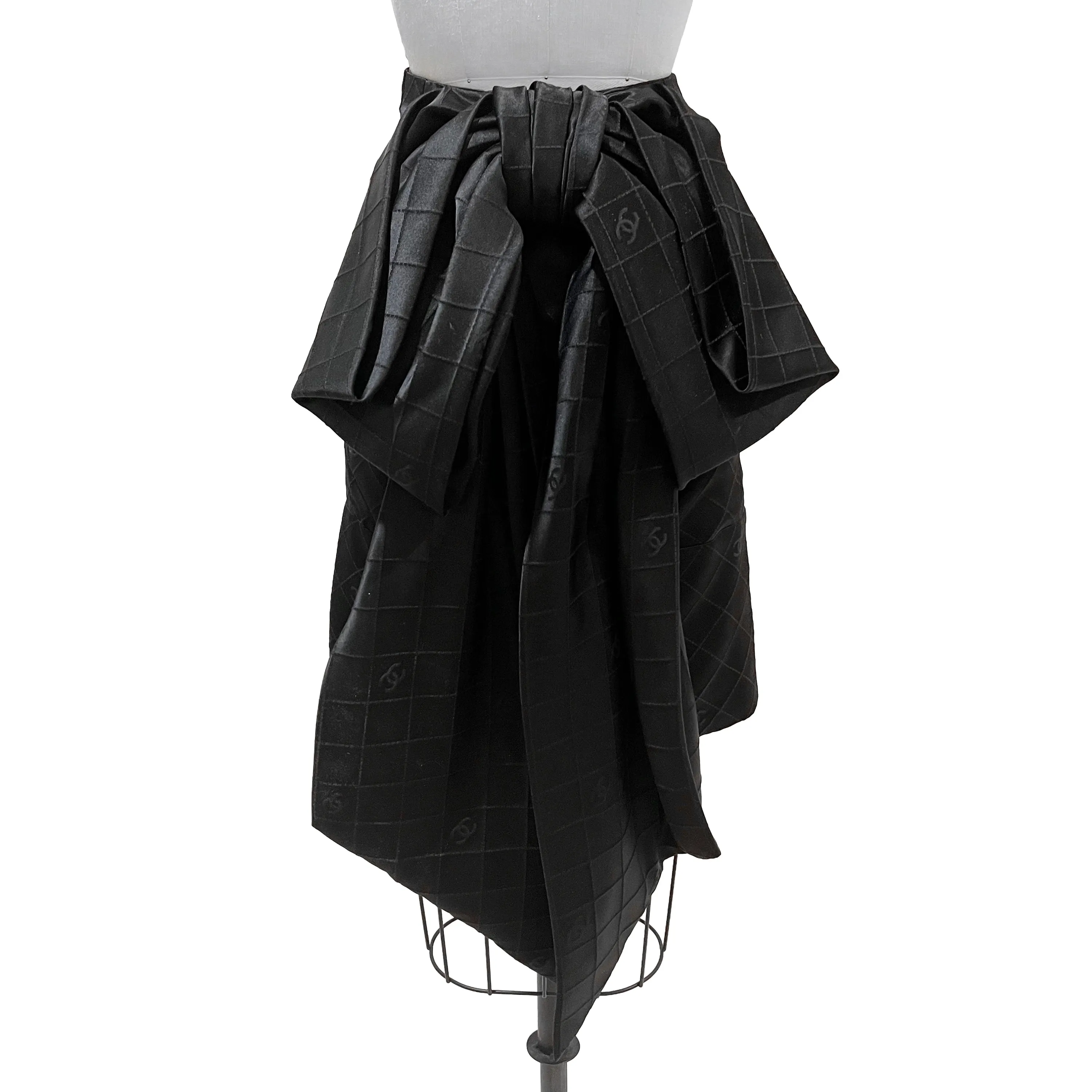 2021 Black Satin Quilt Bow Skirt