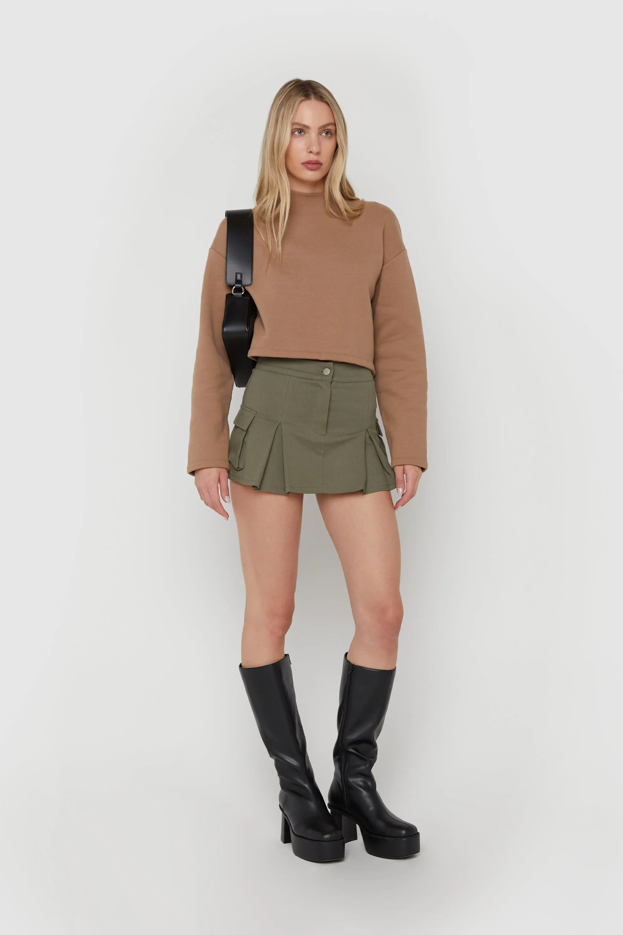 CROPPED MOCK NECK SWEATSHIRT